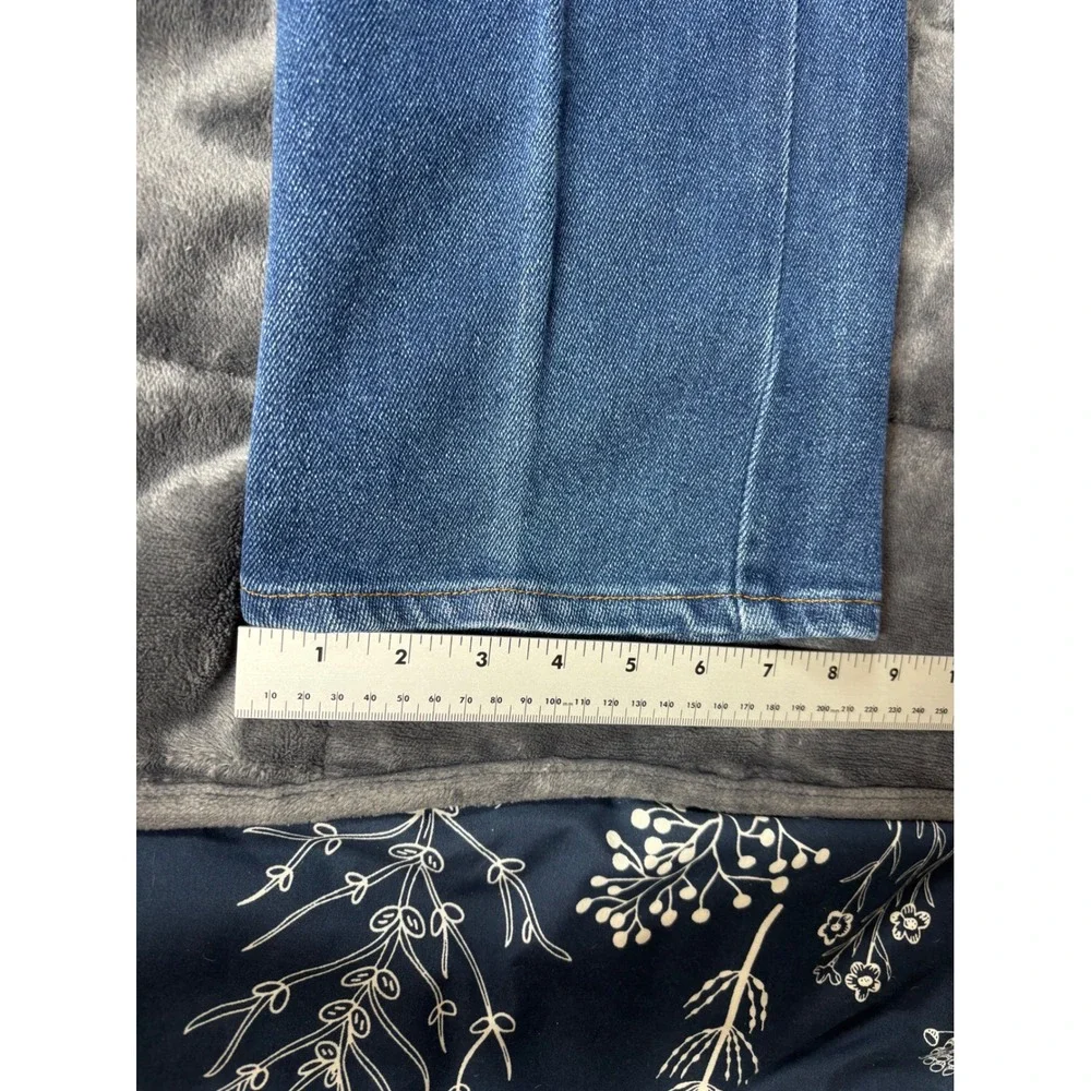 Levis measurements waist